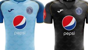 Estas dos camisetas serán la de visitante (celeste) y la tercera equipación (negra).