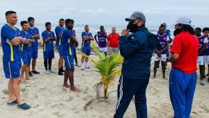 Los jugadores del Tela FC que resultaron positivos por covid en la prueba rápida ya se hicieron la PCR-TR y están a la espera de los resultados.