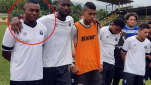 El delantero colombiano Rafael Agámez arribó a Honduras y de inmediato se puso la camisa ribereña para entrenar. Foto Cortesía