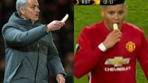 Mourinho le envió un platano a su jugador Marcos Rojo.