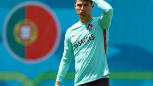 Cristiano Ronaldo está concentrado en la Eurocopa, pero aún no está definido su futuro profesional.