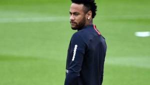 Neymar ahora se perderá la segunda fecha del fútbol francés mientras su futuro se define.