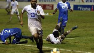 La Selección de Honduras terminó empatando sobre la hora ante una equipo de Nicaragua que jugó con 10 hombres desde el minuto 17. Foto Johny Magallanes