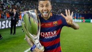 Dani Alves es el futbolista con más títulos de toda la historia con 43. En Barcelona los ganó todos.