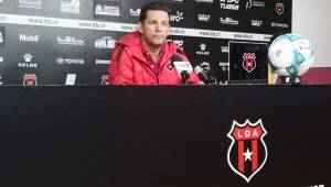 El entrenador Javier Delgado tenía el cargo de gerente deportivo del Alajuelense y era el encargado de hacer los fichajes.