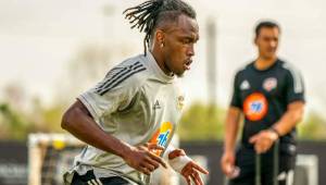 Alberth Elis durante el entrenamiento de este martes en el Houston Dynamo.