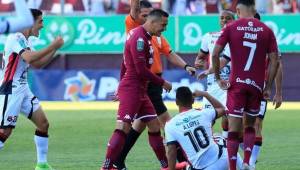 Alex López volverá a jugar con Alajuelense hasta el 1 de marzo cuando haya cumplido su castigo.