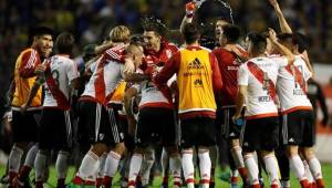 Los jugadores del River celebrando a lo grande el triunfo sobre Boca.