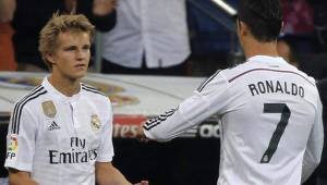 Martín Odegaard debutó en La Liga de España con el Real Madrid entrando de cambio por Cristiano Ronaldo en la era de Carlo Ancelotti.