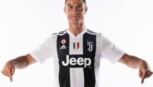 Cristiano Ronaldo fue oficializado el lunes como nuevo jugador de la Juventus.