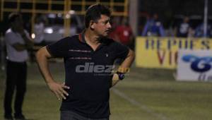 Mauro Reyes salió disgustado por la vapuleada sufrida ante Marathón y no definió si renunciará o se mantendrá en Real Sociedad. Foto: Samuel Zelaya.