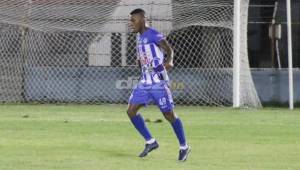 El delantero colombiano Andrés Rentería celebra el gol que le marcó al Platense con el que puso a ganar al Victoria. Fotos DIEZ | Edgar Witty