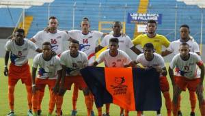 Los jugadores de la Upnfm celebraron con mucha alegría lograr el ascenso a la Liga Nacional de Honduras.