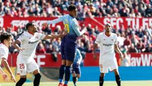 Lozano debutó en la derrota contra el Sevilla el pasado domingo.