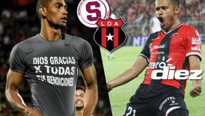 Jerry Bengtson y Roger Rojas chocan mañana en el estadio Ricardo Saprissa en San José en el clásico Saprissa-Alajuelense.