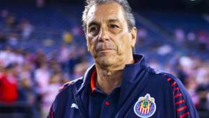 El técnico de Chivas de Guadalajara aseguró que en México es más fácil reconocer los logros de un extranjero que de un mexicano.