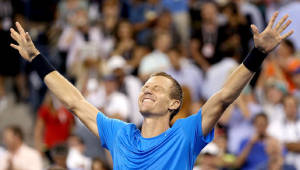 Tomas Berdych dio la gran sorpresa del Abierto de tenis de Estados Unidos al eliminar al suizo Roger Federer.
