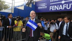 El presidente de la FIFA, Gianani Infantino durante su visita en Honduras.