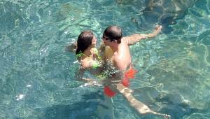 Bradley Cooper e Irina Shayk fueron captaron muy cariñosos mientras pasan sus vacaciones en italia. Fotos dailymail.co.uk