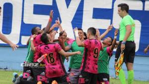 Futbolistas de San Juan celebran su anotación que les dio la clasificación a la semifinal de la Liga de Ascenso. Foto: Samuel Zelaya