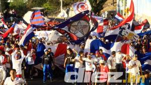 El estadio Nacional luce sus mejores galas durante la fiesta deportiva por la liga de campeones de concacaf Olimpia vs Herediano de Costa Rica . Foto Diez.