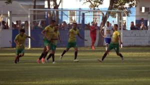 Enfrentamiento entre Social Sol y Victoria en la Liga de Ascenso.