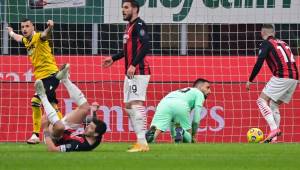 AC Milan volvió a pifear en Serie A y poco a poco se despide del 'Scudetto'.