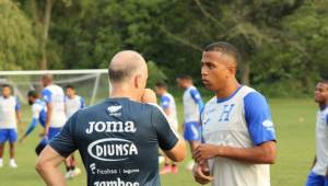 Rigoberto Rivas durante la sesión de entrenamiento de este martes con la Selección de Honduras.