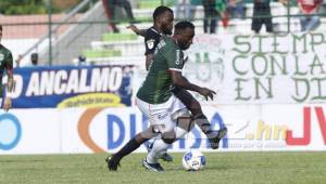 Wilmer Crisanto durante su juego ante Honduras Progreso en la jornada 13 del Torneo Apertura 2021.