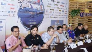 Manuel Maldonado, Mauricio Canahuati, Eduardo Romero, John Chahín, Leonel Rivas, Luis Guzmán, Geovanny Chahín y Roberto Calderón en la conferencia del Bill Fish Open 2018.