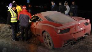 El primer episodio fue el del chileno Arturo Vidal, quien, en estado de ebriedad, estrelló su automóvil marca Ferrari.