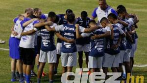 La Selección de Honduras ya trabaja pensando en el duelo del martes ante Chile en el estadio Olímpico. FOTOS: Neptali Romero.