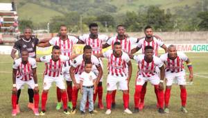 Plantilla de Real Sociedad durante el encuentro ante Honduras Progreso en Tocoa. Foto: Edgar Witty