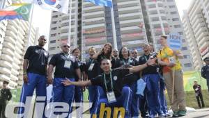 La delegación hondureña en Río de Janeiro recibe su bienvenida oficial. El acto se llevó a cabo en la plaza central de la Villa Olímpica con la presencia de los delegados y seis atletas. Fotos Juan Salgado (Diez).