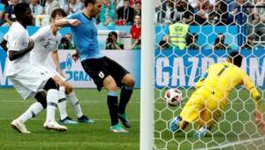 El central del Atlético de Madrid Diego Godín se convirtió este viernes en el jugador uruguayo con mayor número de capitanías en Copas del Mundo, con un total de ocho partidos, según informó la Asociación Uruguaya de Fútbol.