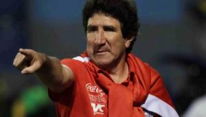 El DT del Olimpia Héctor Vargas, ha sido insertado en el acta por ofender al árbitro Armando Castro a quien acusa de perjudicarlos en el juego ante Real España.