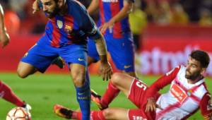 Arda Turan tuvo participación, pero su actuación no ayudó al Barcelona.