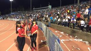 Ambientazo el que se vivió en el estadio Tad Gormley de Nueva Orleans con la Copa DIEZ.HN. Fotos Cortesía TodoSport