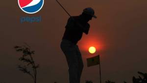 Una de las mejores postales que nos deja el PGA Tour Latinoamérica en Honduras, un lindo atardecer en Tela. Fotos Delmer Martínez