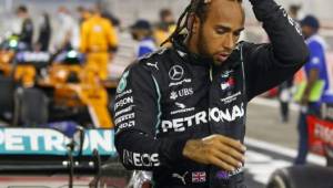 Hamilton estará ausente en la próxima carrera con Mercedes mientras se mantiene en aislamiento.
