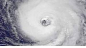 El huracán Otto ya tocó tierra centroamericana y diferentes partes de Costa Rica y Nicaragua están en alerta roja.