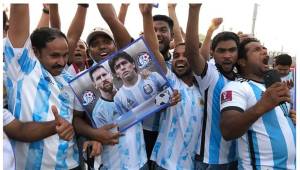 Aficionados esperan con ansias para ver a la Argentina de Lionel Messi. Foto: Marca