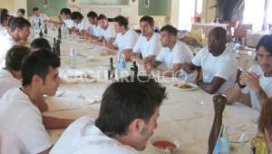 David Suazo se reunió junto a sus compañeros del Cagliari que inició la pretemporada.