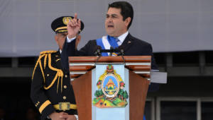 Juan Orlando Hernández en su primer discurso como presidente de Honduras ratificó su lucha contra la delincuencia. Foto AFP