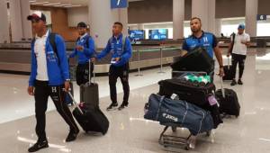 Donis Escober, Alex López, Luis Garrido y Mario Martínez en su llegada a Seúl. Foto cortesía FENAFUTH.