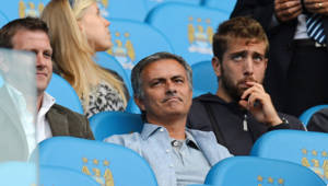 Mourinho en las gradas del estadio del Manchester City.