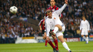Zinedine Zidane anotó el gol con que Real Madrid se coronó campeón en 2002.