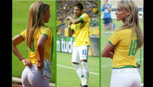 Inés Sainz, luciendo la camisa número 10 de la canarinha , propiedad sobre el campo de Neymar.