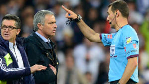 Mourinho fue expulsado por réclamos al árbitro Clos Gómez en la final de Copa.