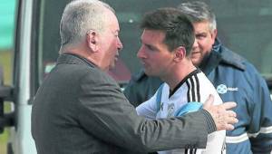 Lionel Messi con el presidente de la AFA, Julio Grondona en el Mundial 2014.